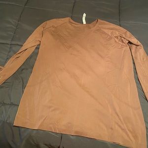 Lululemon long sleeve workout shirt